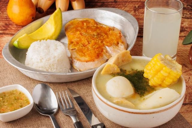 Sancocho de gallina valluno